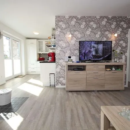 Suedstrand Haus 11 *